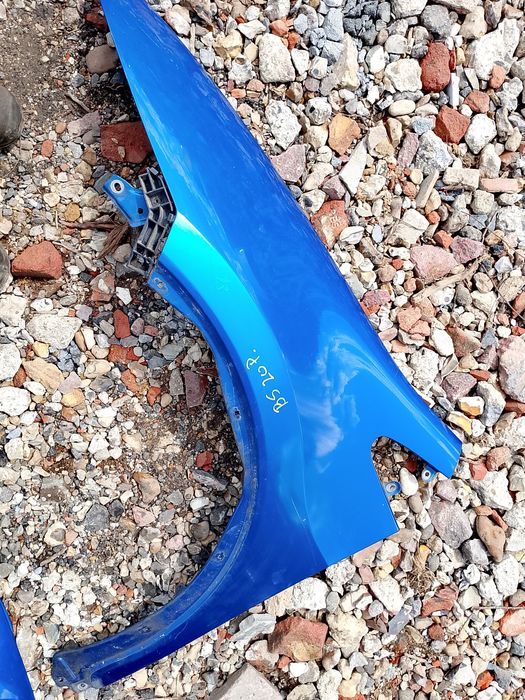 Błotniki lewy prawy honda Civic ufo 8 VIII kod B520P