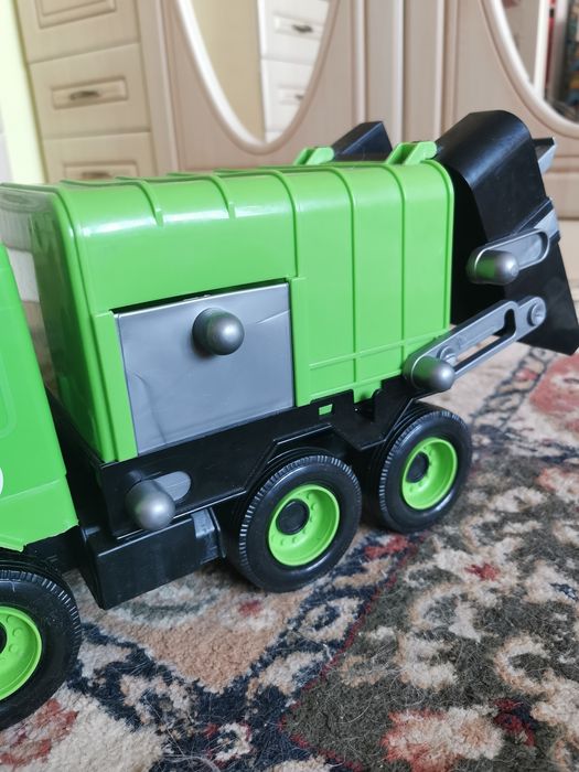 Великий сміттєвоз/міська техніка/Tigres Autopark