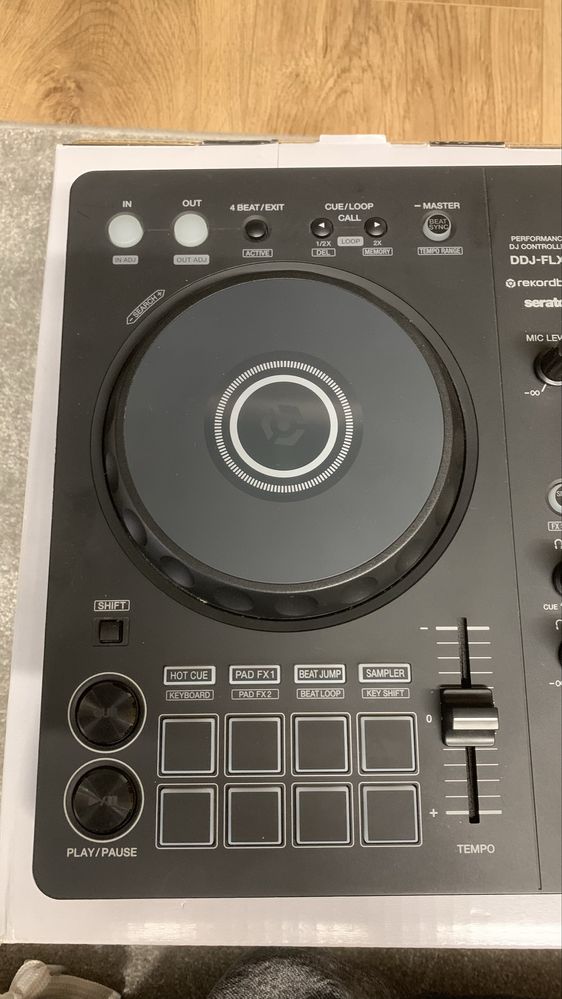 Mesa DJ Pioneer DDJ-FLX4