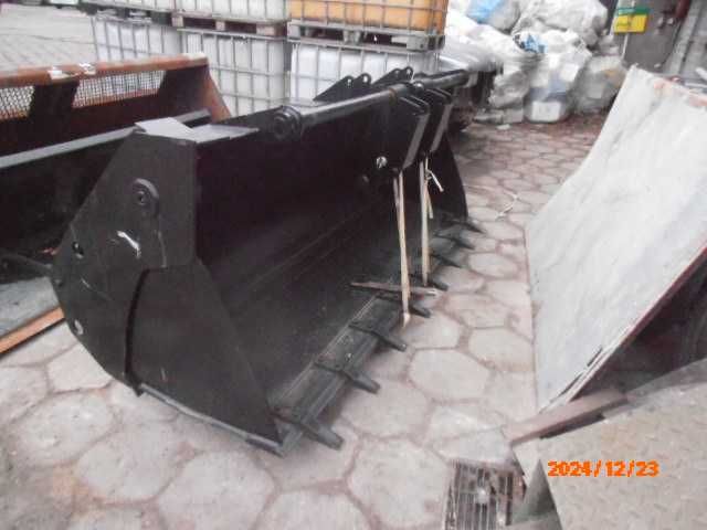 Łyżka CAT 343,444 4w1 2434 mm nieużywana