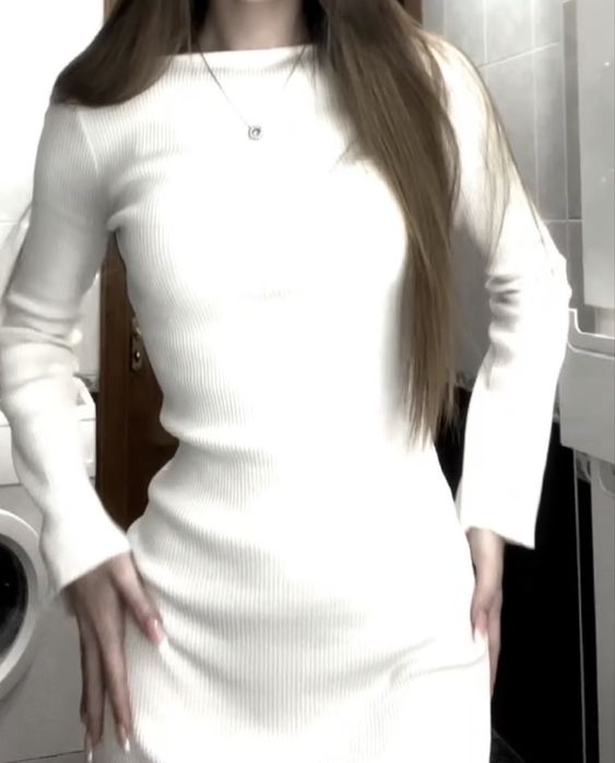 Тепла Молочна сукня міді з розрізом в рубчик