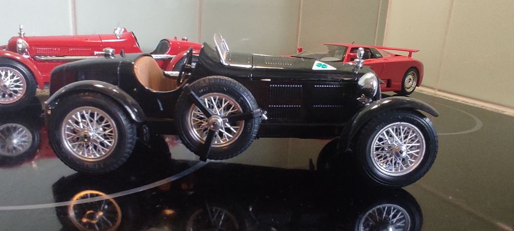1/18 Alfa Romeo 2300 Monza Burago carro coleção miniatura