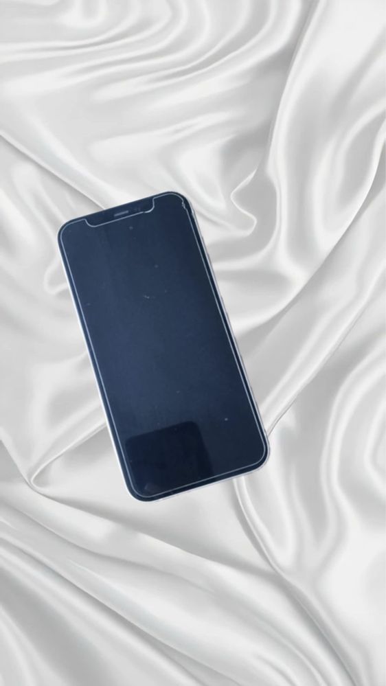 iPhone 12 128GB Biały – jak nowy + szybka ładowarka 20W + 7 etui