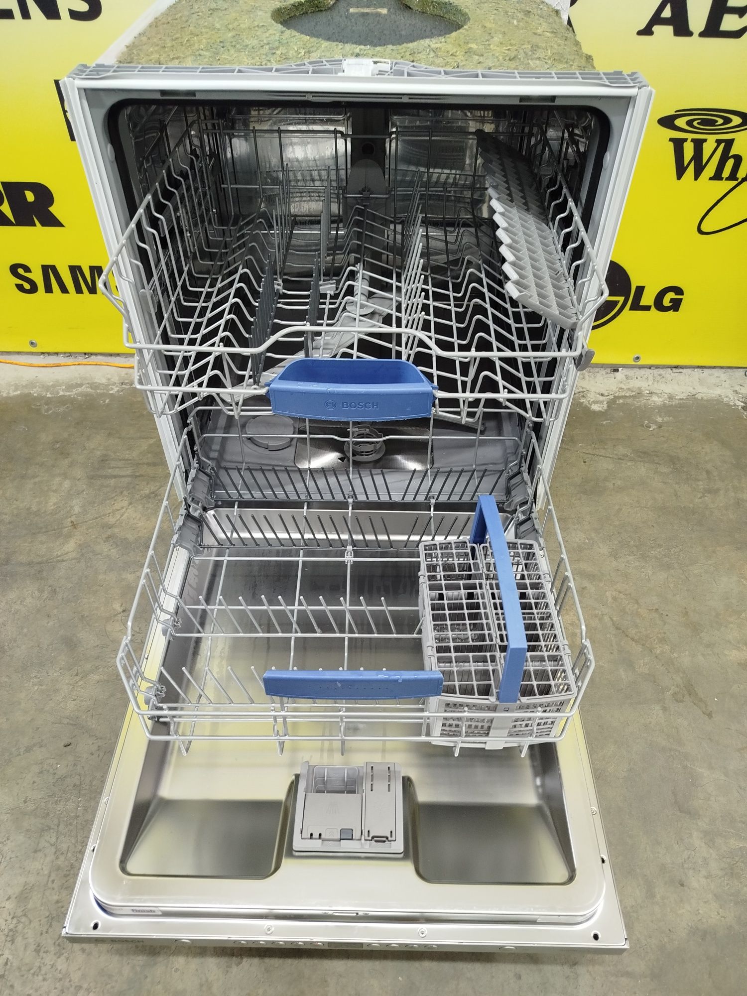 Посудомийна машина фірми Bosch, модель SMV53L50EU