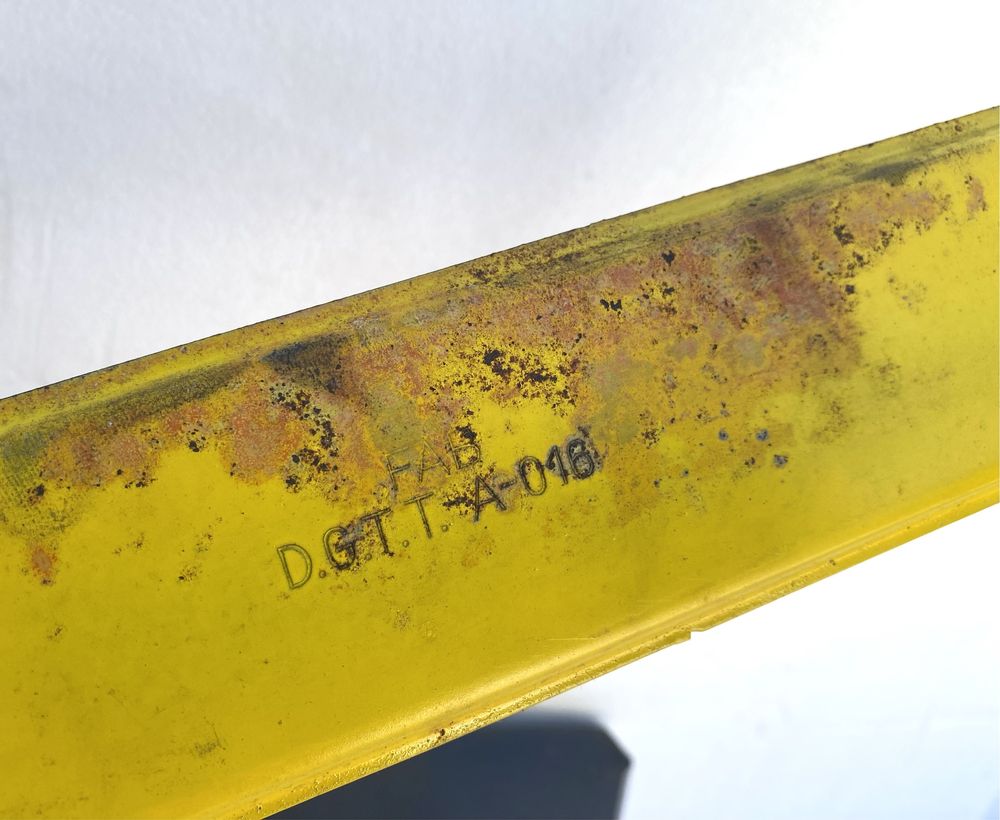 Triângulo sinalização antigo DGTT viaturas clássicos