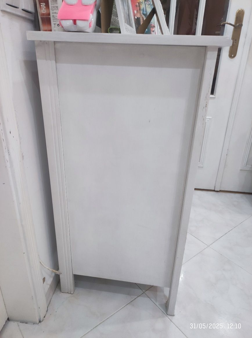 APARADOR branco c/ 2 prateleiras