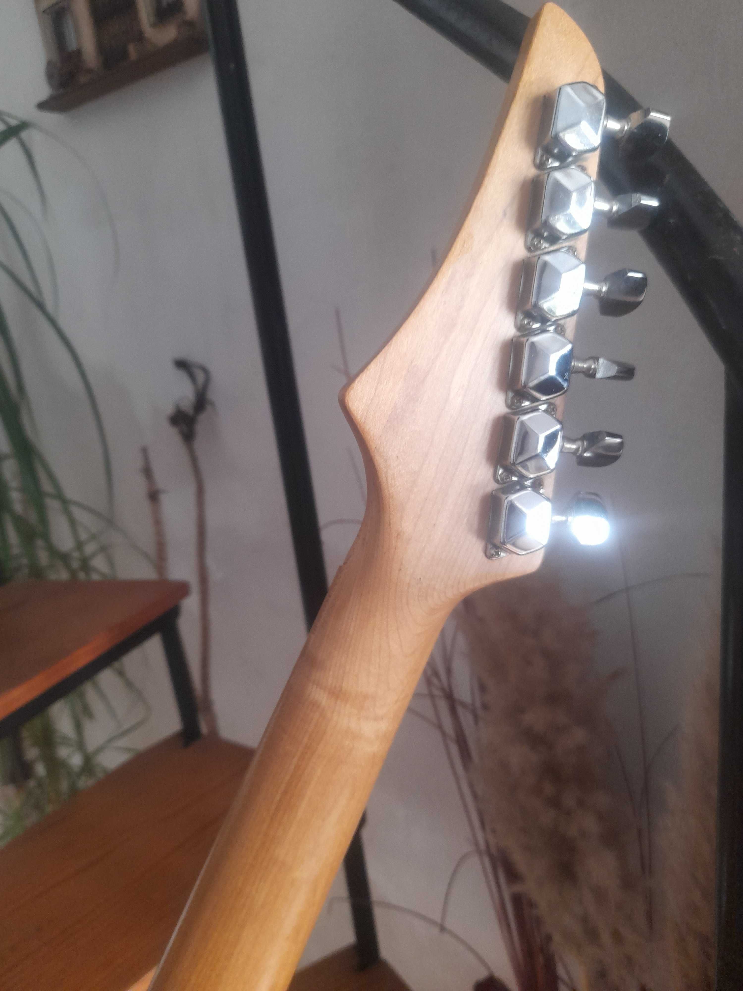 Guitarra eletrica maison
