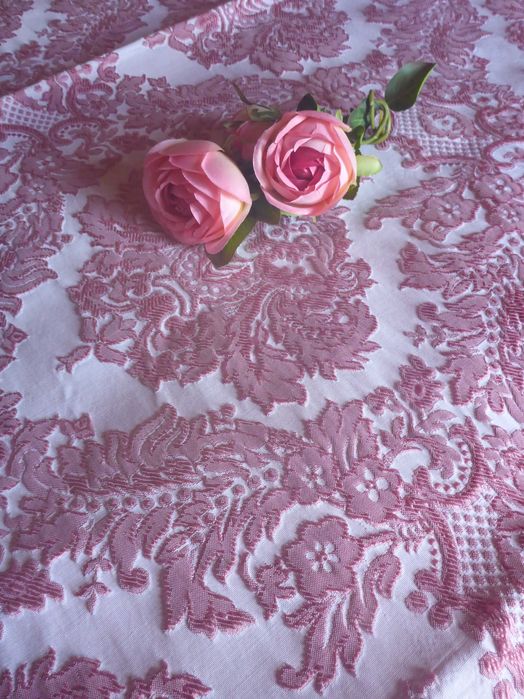 Coberta de cama jacquard - decoração acetinada de cor rosa adamascada