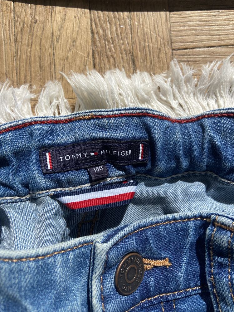 Spodnie jeans firmy Tommy Hilfiger rozmiar 140