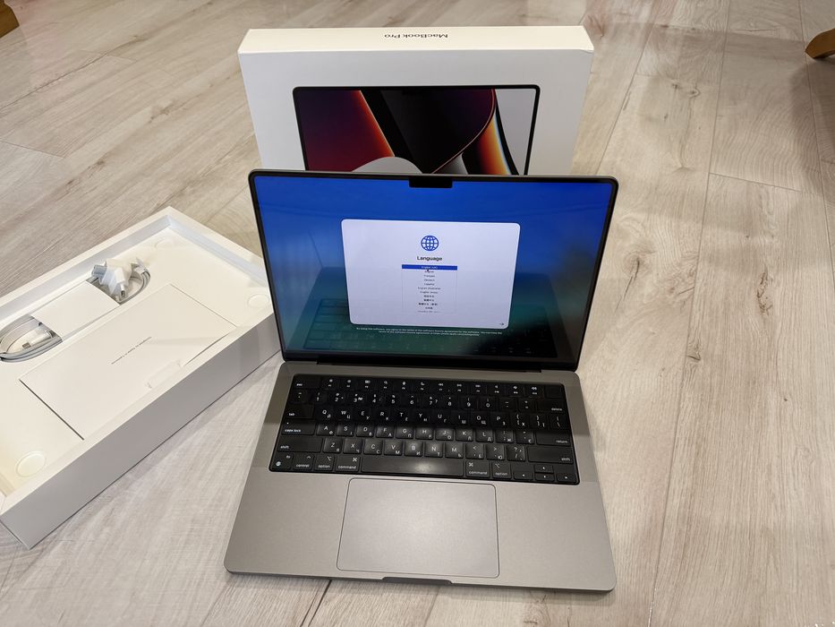 Apple MacBook Pro 14, 16/512GB, Space Gray with Apple M1 Pro 2021