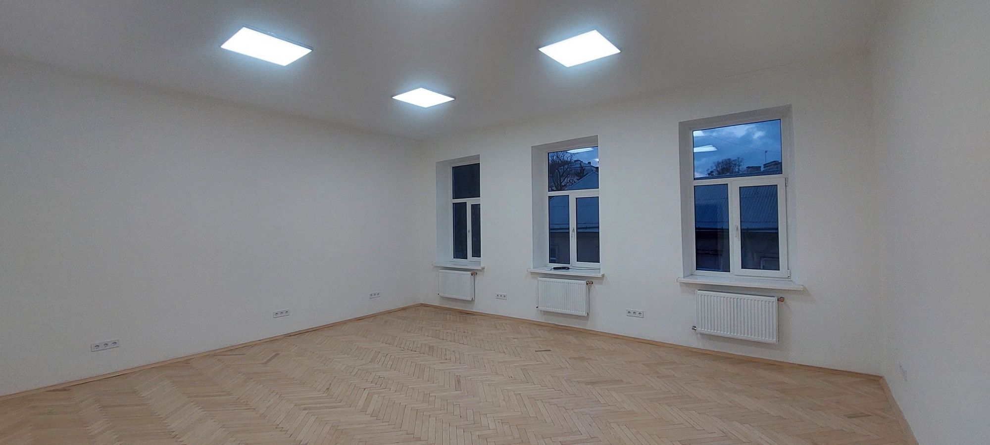 Нежитлова будівля в оренду в центрі Львова на 14 кабінетів, 488,7 м2.
