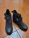 Botas castanhas - Tamanho 37