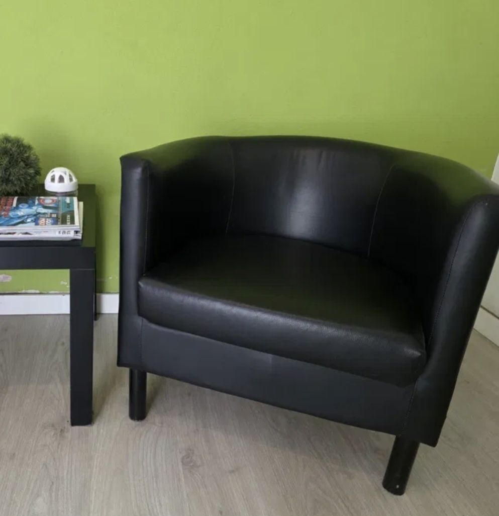 Poltrona preta ikea