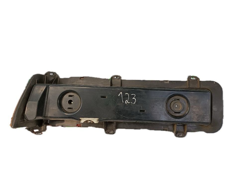 Farolim direito MERCEDES-BENZ Três volumes (W123)