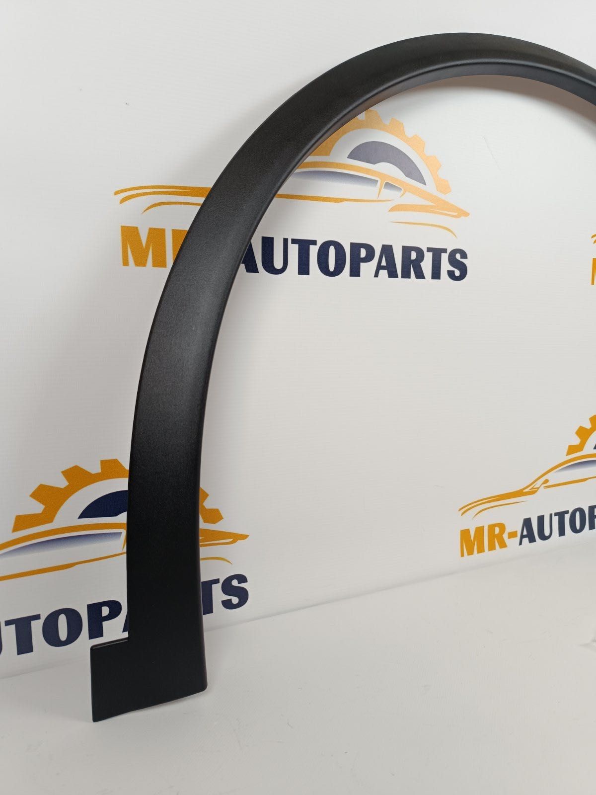 Накладка арки крила переднього правого Tesla Model X 1035289-00-H
