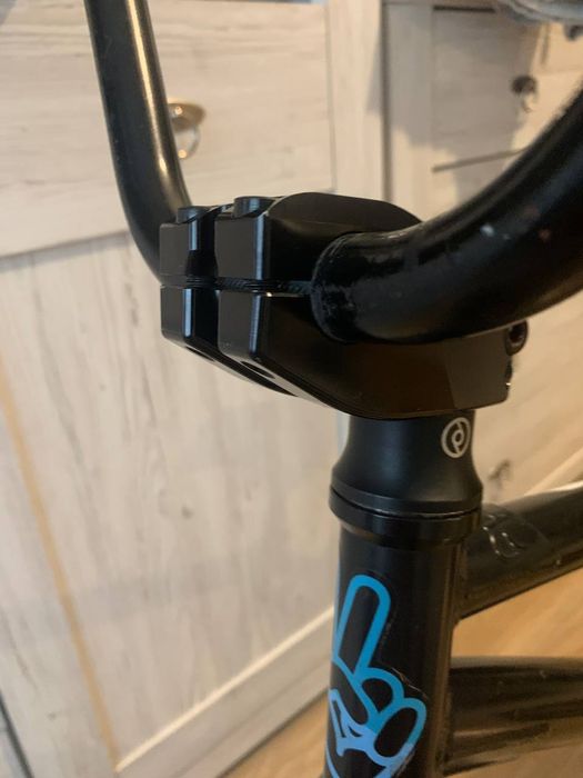 Винос: Cult Salvation V4 Бмх,Bmx,деребан

Остання версія рестайлінгово