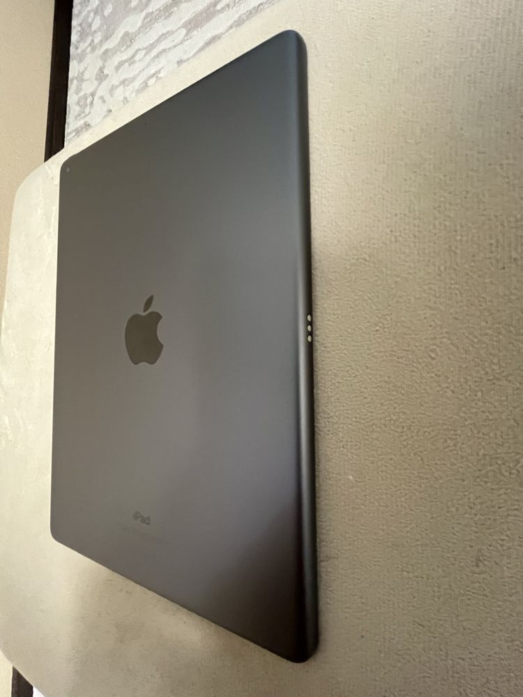 Планшет Apple iPad Wi-Fi 64 Gb , 9 покоління