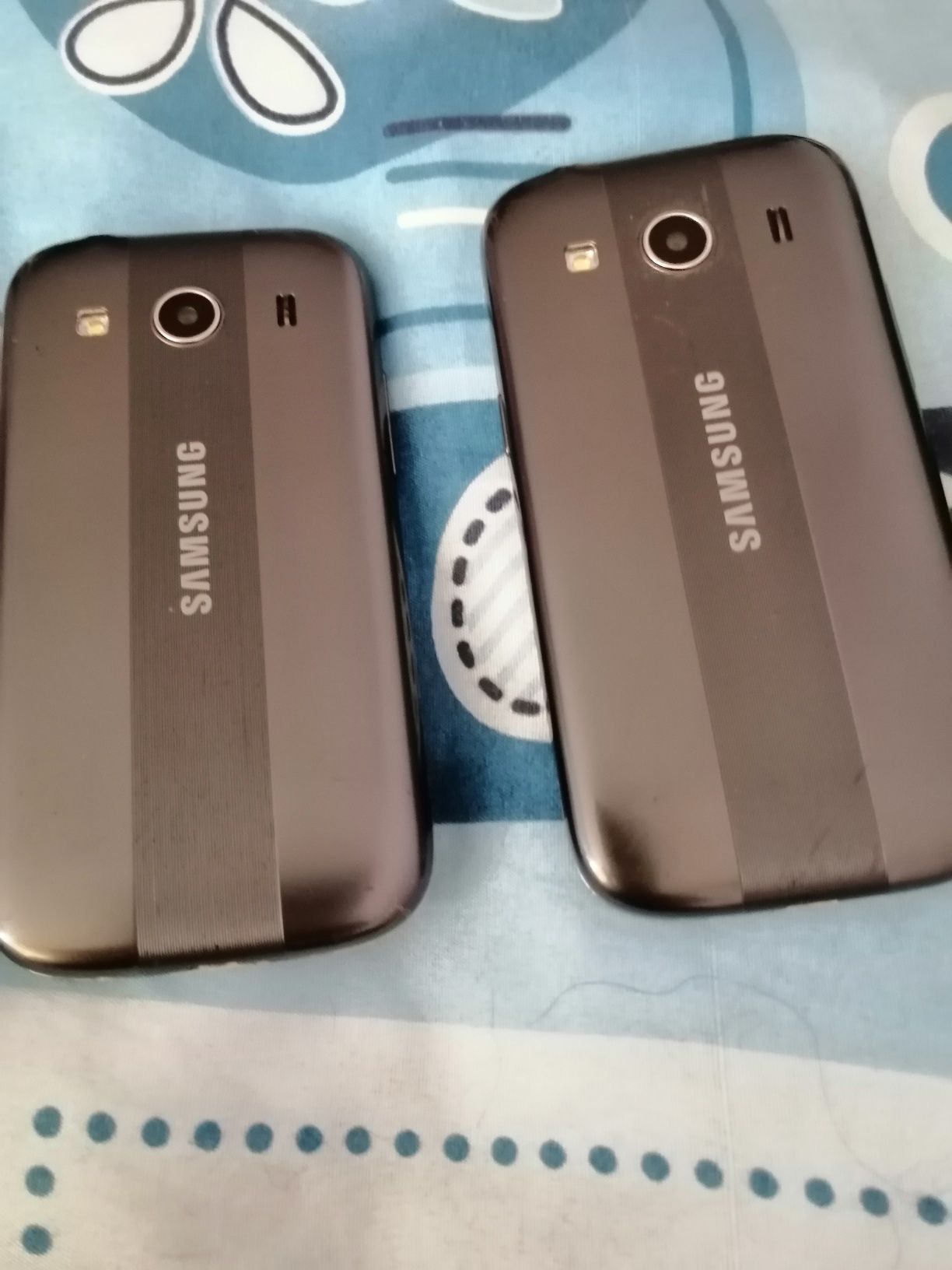 2 Telefony samsung galaxy ace4, jeden sprawny