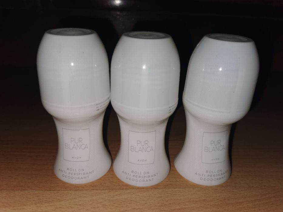 Damski dezodorant w kulce Avon Pur Blanca 50 ml