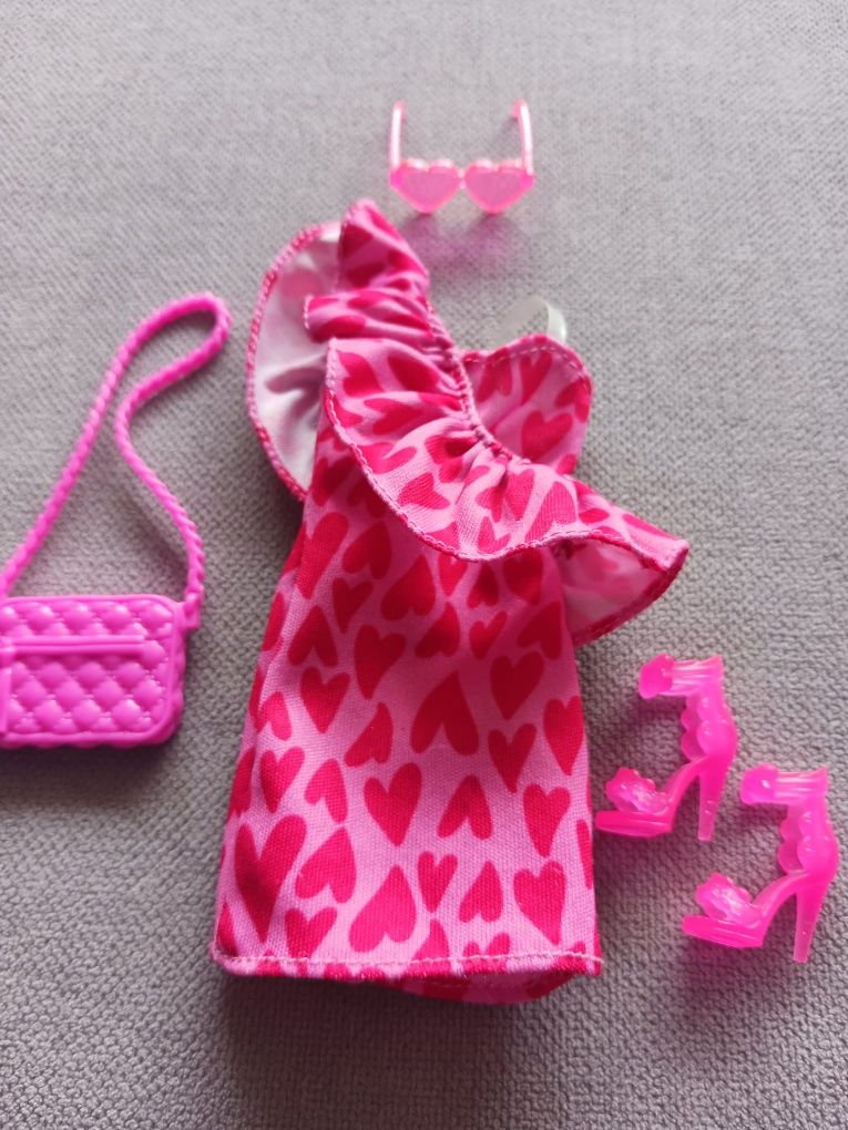 Barbie zestaw ubranek I akcesoria