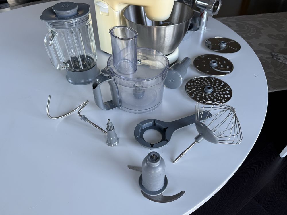 Robot de Cozinha Kenwood Chef com Vários Acessórios – Bom  Estado