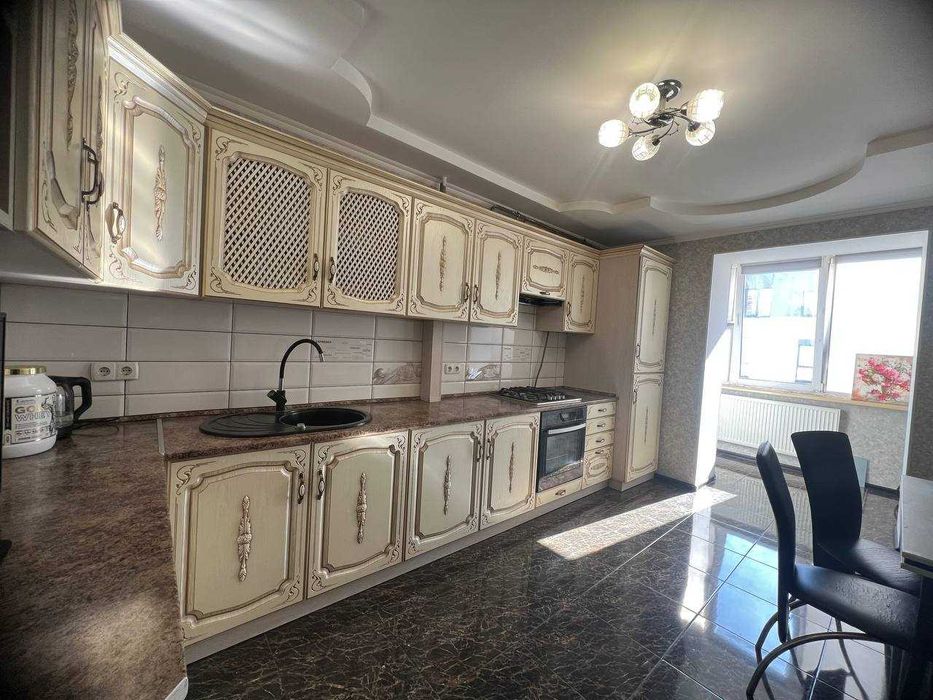 2 кім квартира з ремонтом поблизу парку Шевченка