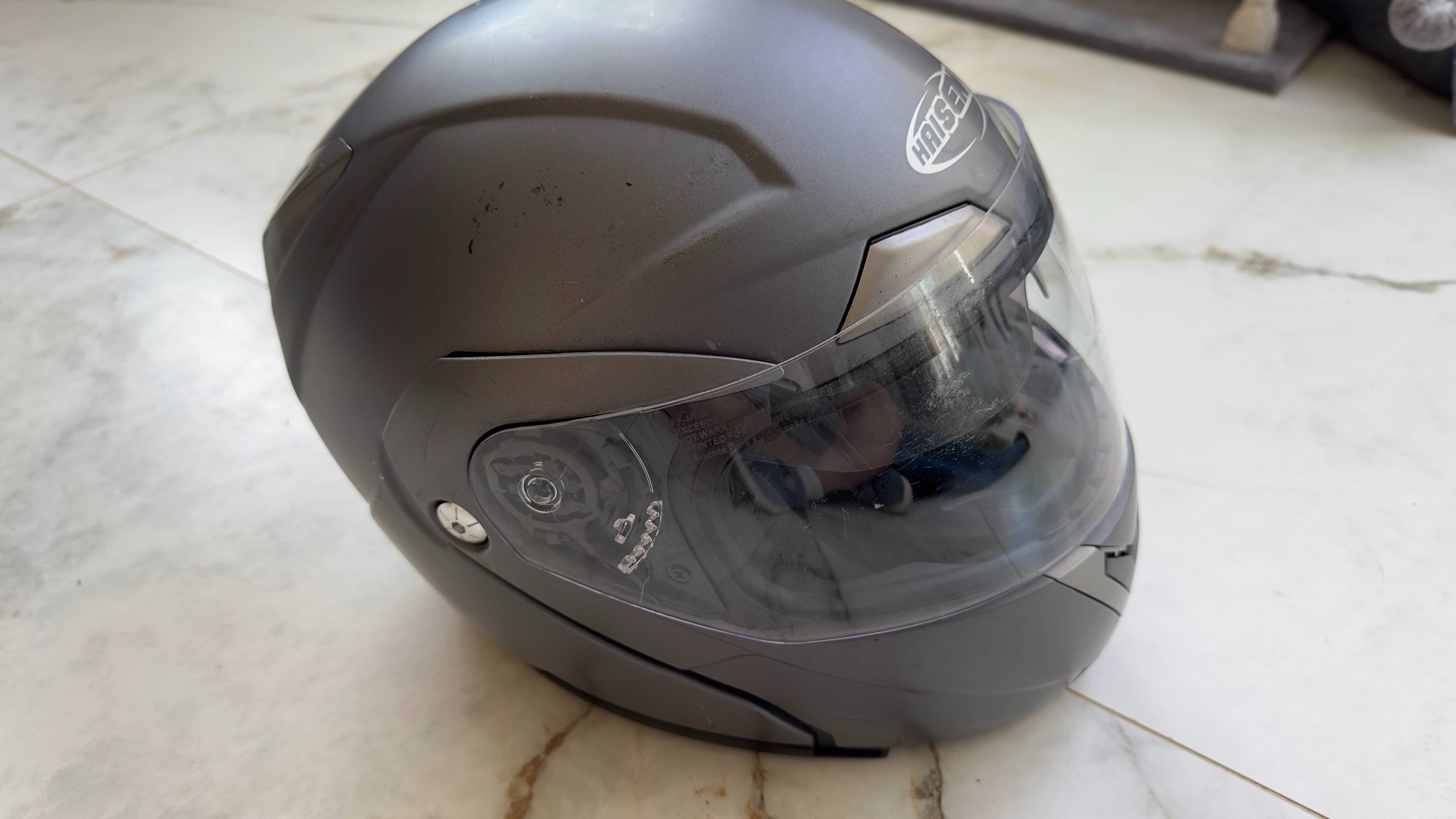 OFERTA IMPERDÍVEL – Conjunto Casaco + Capacete por Preço Especial!