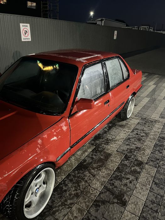 БМВ E30 Бмв 1.6