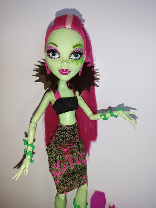 Monster high Монстер хай Венера Рокери