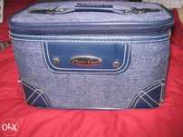 Necessaire com espelho interior