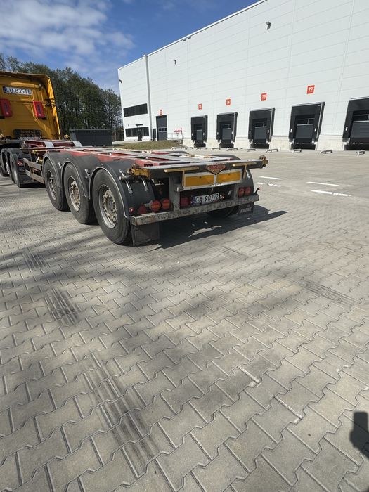 Naczepa podkontenerowa