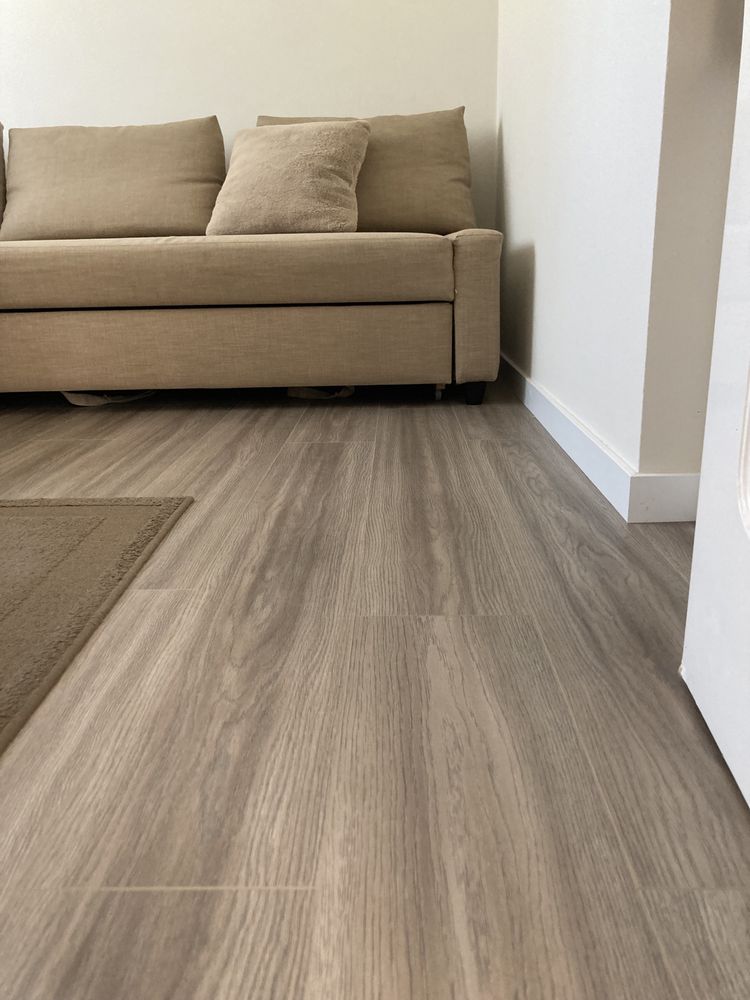 Vendo piso EGGER EPL180 AquaStop com apenas 2 anos de utilizaçao 270€