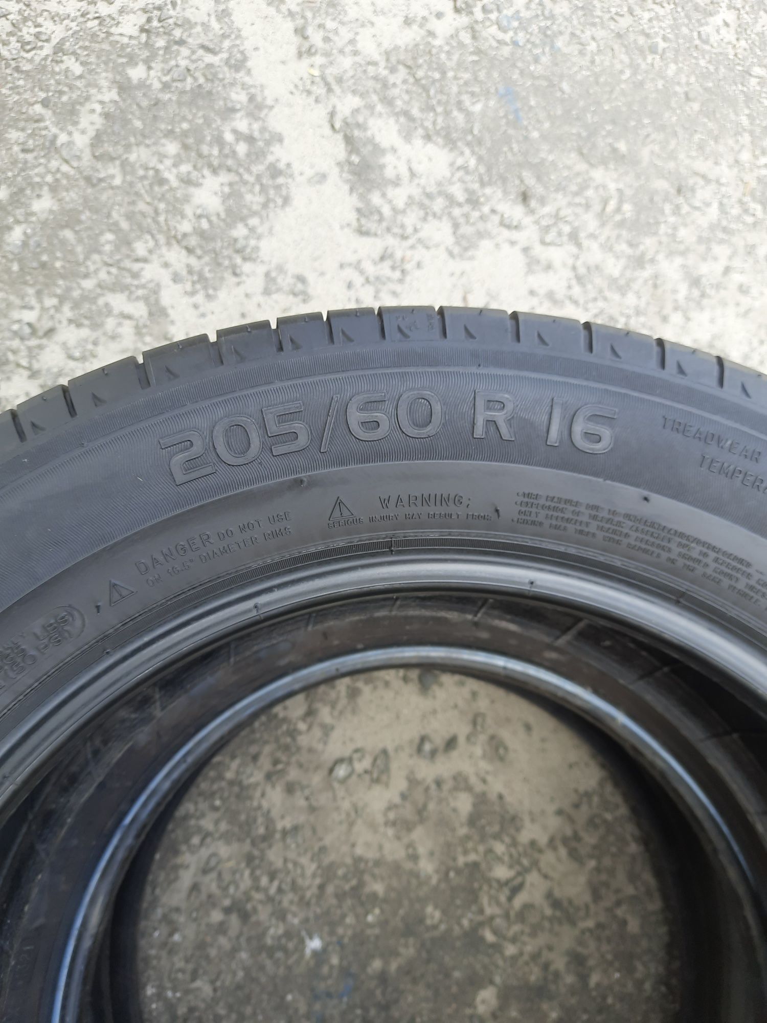 Продам комплект шин Michelin 205/60/16