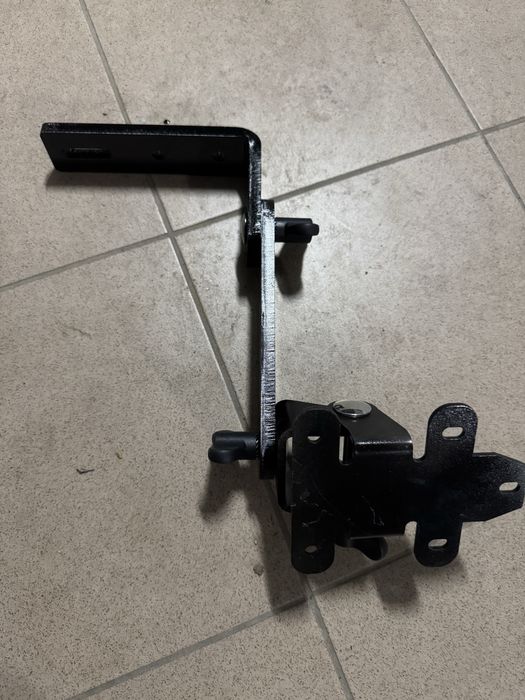 Uchwyt monitora wyświetlacza mocowanie ,GPS nawigacja John deere Claas