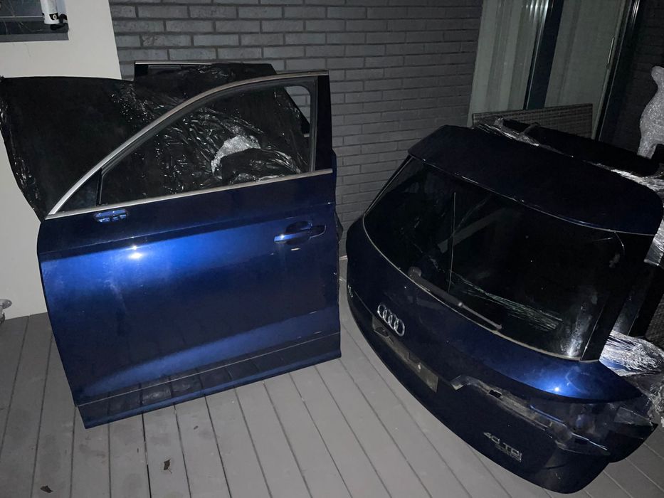 Двері audi q5 80a перед,зад комплектні сині