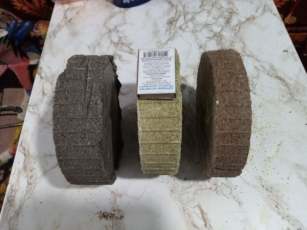 Продам макуху для риболовлі.