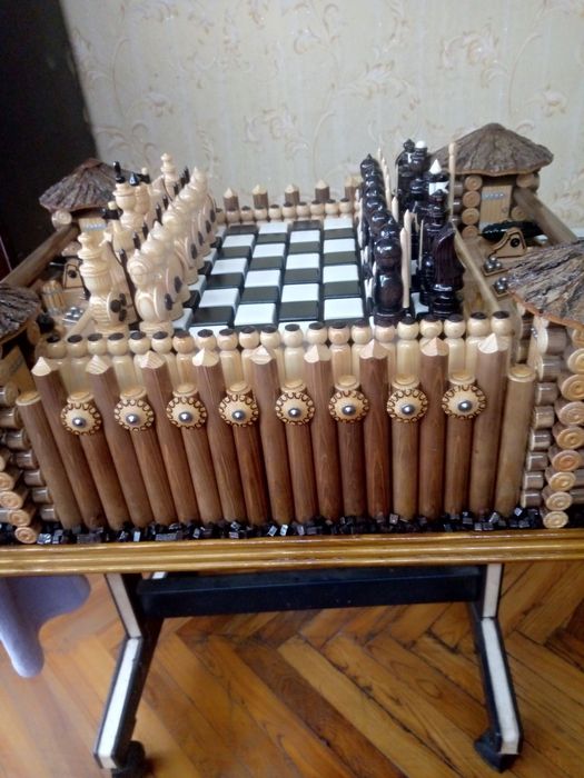 Шахматы крепость. Шахматы из дерева ореха. Наб.кух. 6 шт.предмет.орех.