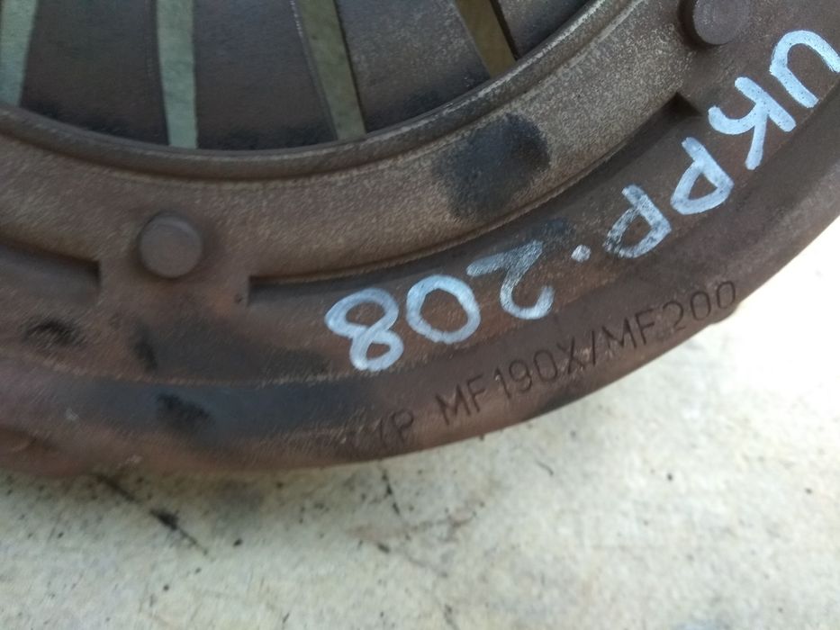 Skoda Fabia II 07-14 1.2  маховик диск корзина сцепления 030105271