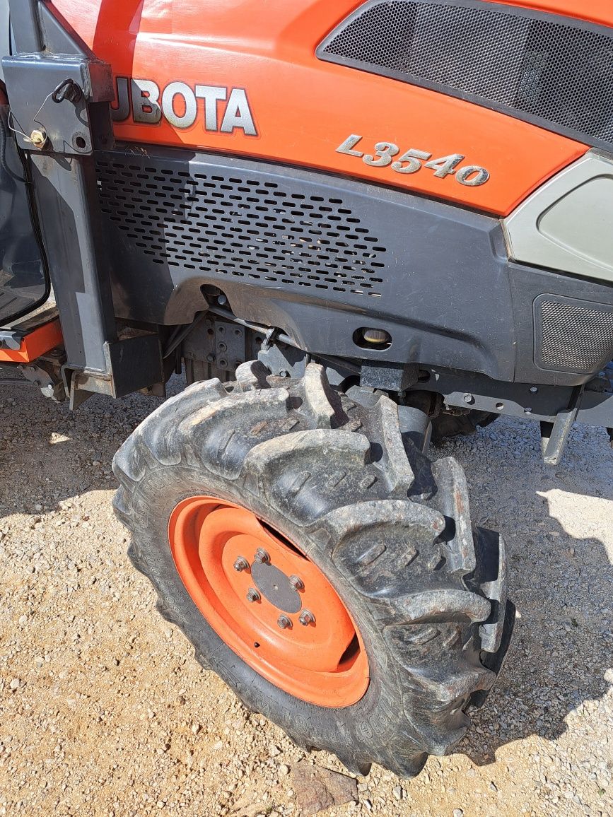 Trator Kubota L3540 com 660 horas