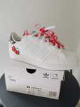Tenis Adidas superstar hello kitty - tamanho 38