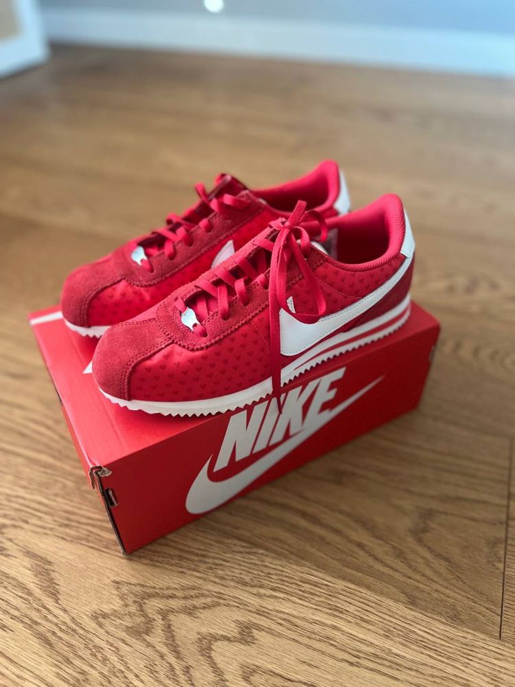 Nike Cortez Valentine’s Day edition eur 38