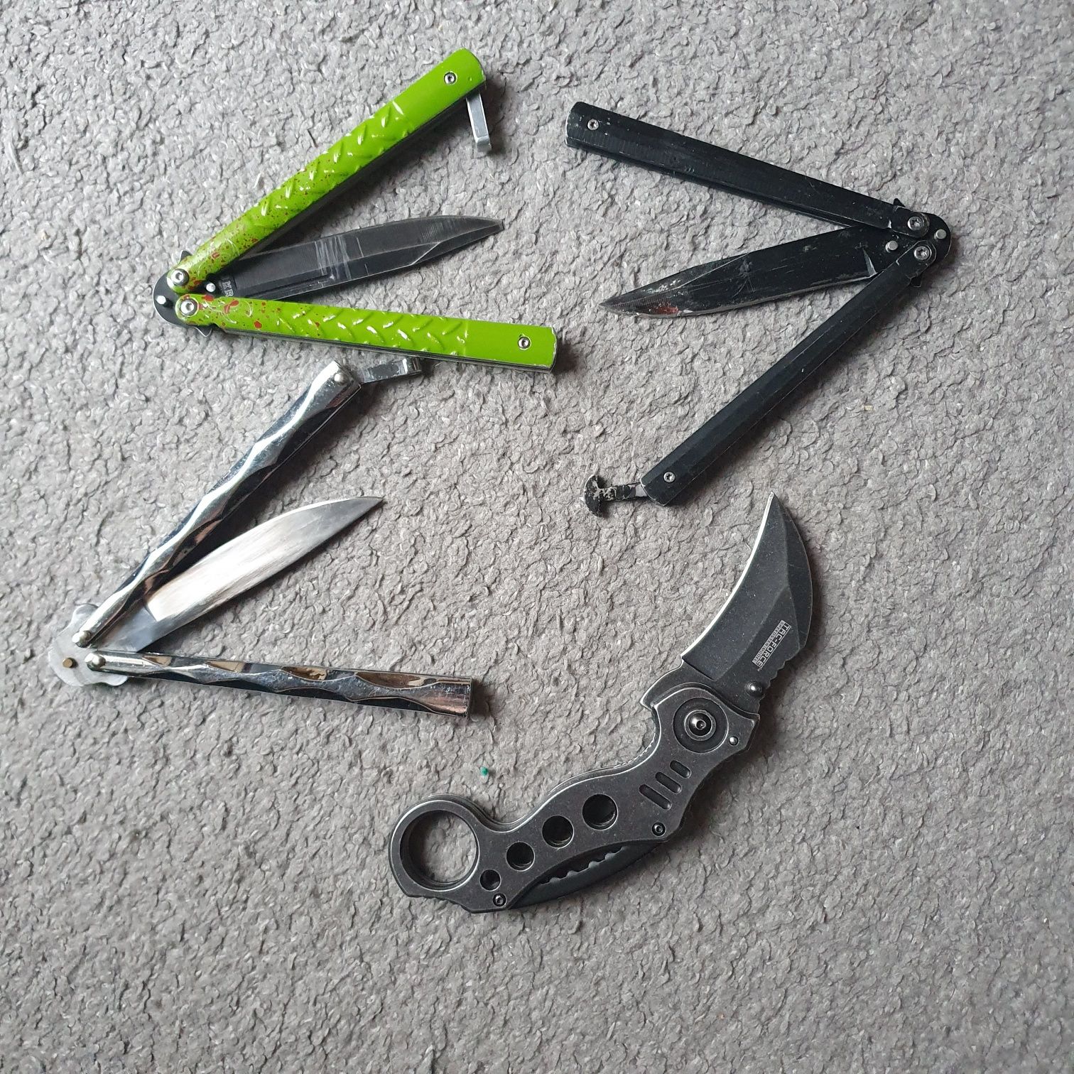 Zestaw noży, nóż motylkowy balisong karambit JKR TAC FORCE