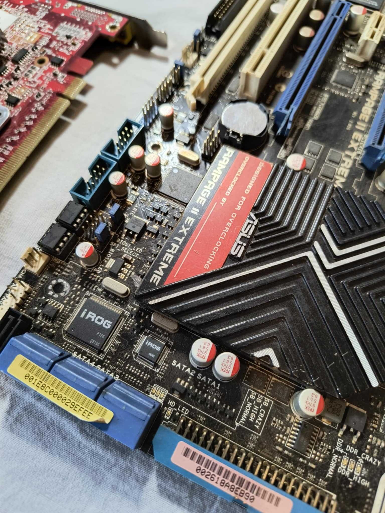 ASUS Rampage II Extreme Intel Core i7-950 MSI RX1650XT, Intel HD Audio
