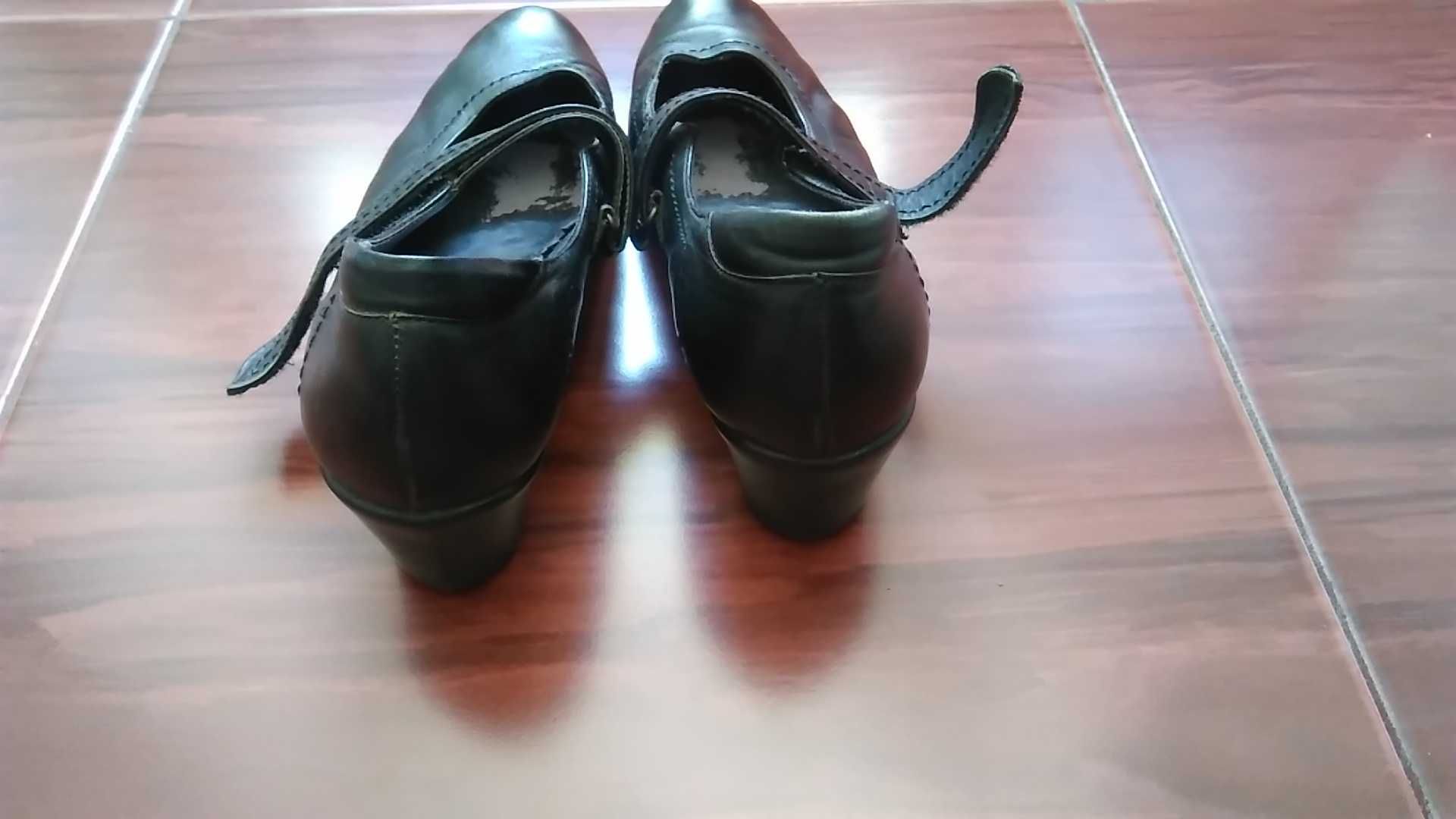 Туфли босоножки черные классические кожаные женские летние танкетка 39
