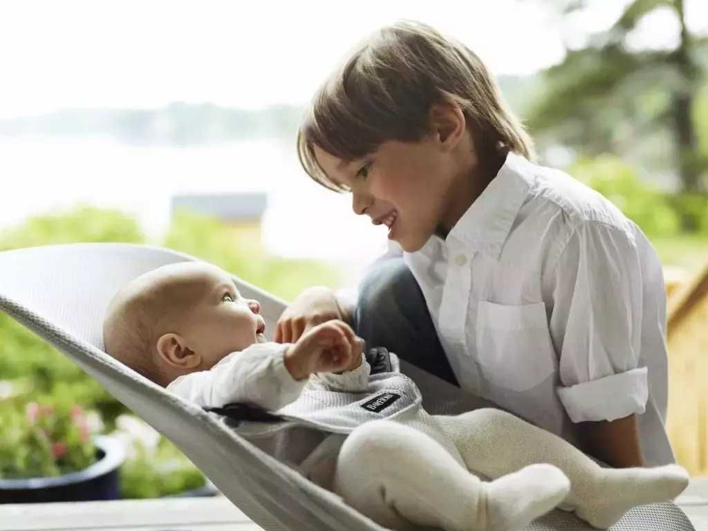 Babybjorn mesh leżaczek plus pałąk/ zabawka .Nowy 1000zl!