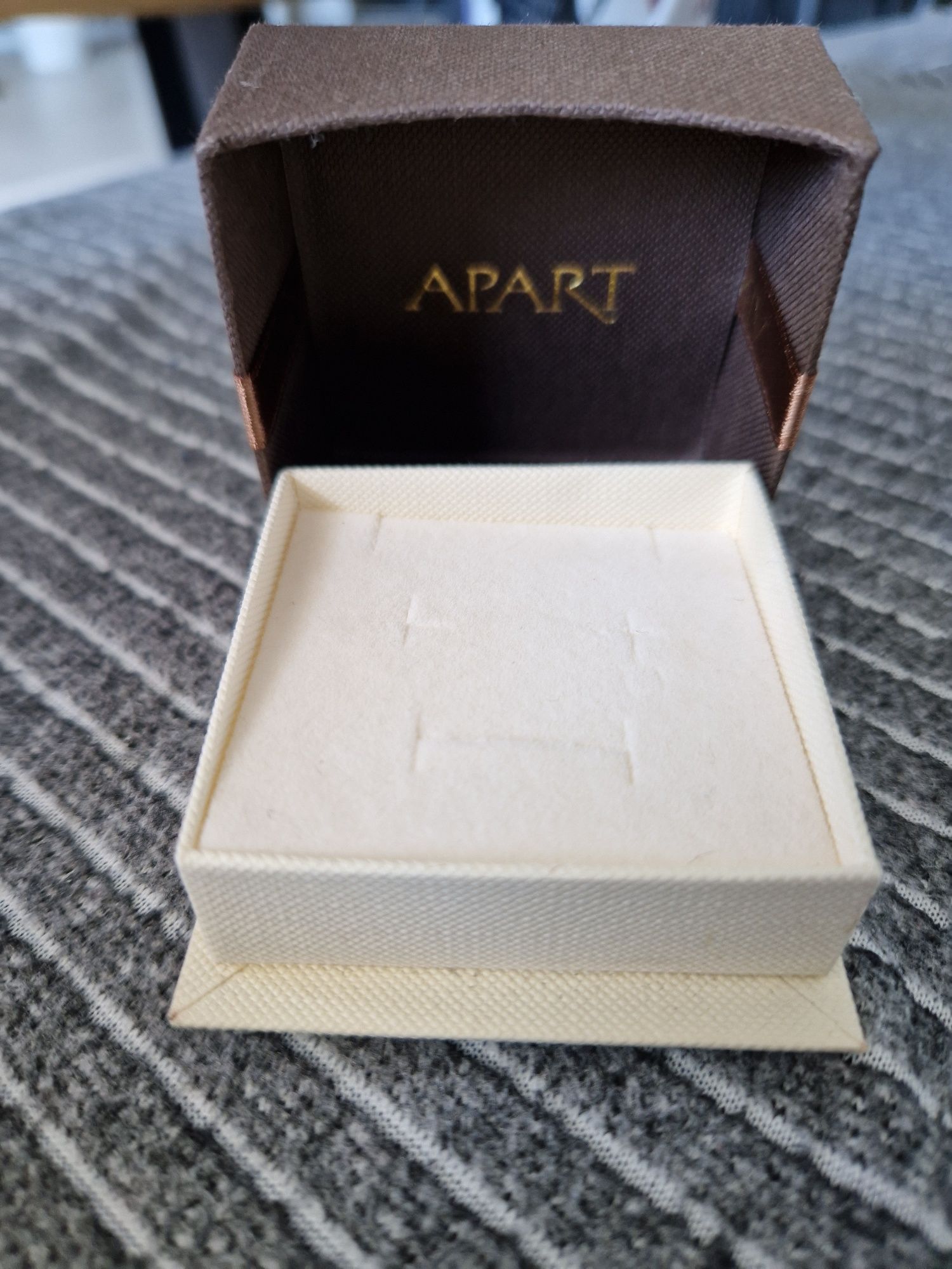 Pudełko na prezent / biżuterię APART!