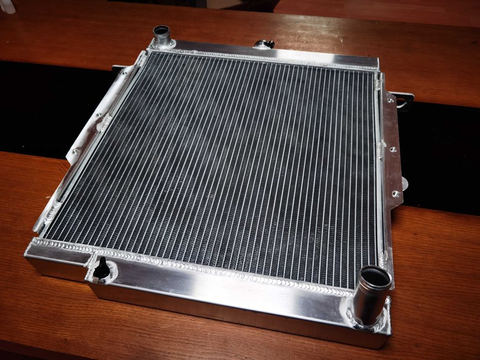 Radiador Toyota Land Cruiser HZJ75 - Alumínio Alta Performance