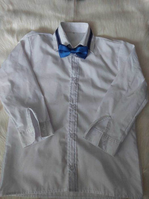 Elegancka koszula wizytowa biała z granatowym lampasem roz.110cm