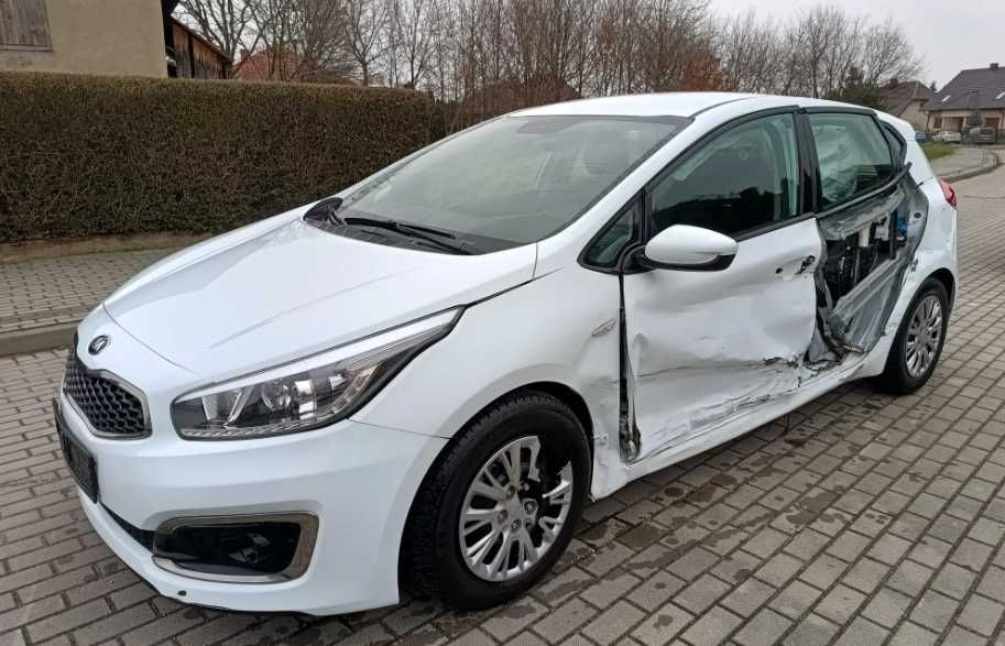 Бампер передній Kia Ceed розборка Kia Ceed