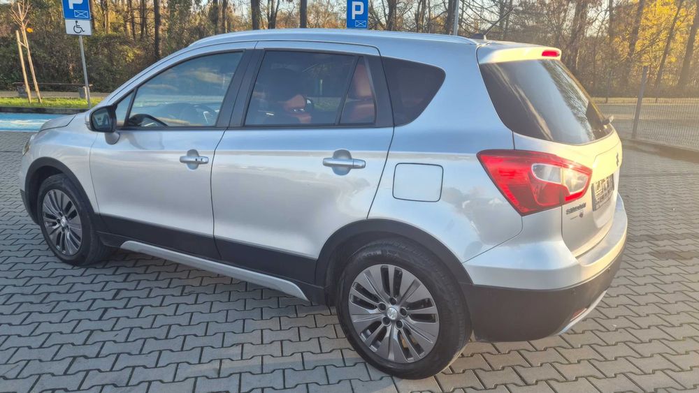 Suzuki SX4      2013